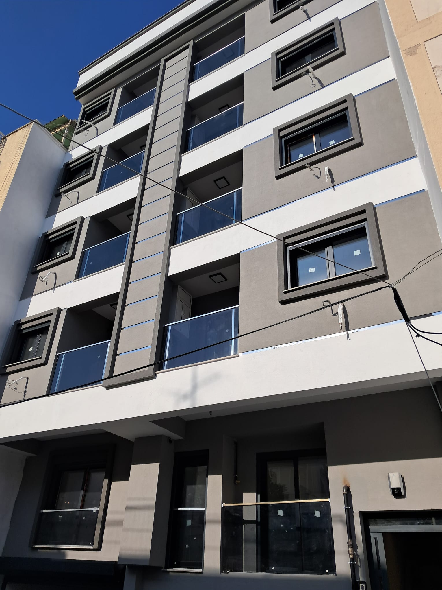 İZMİR İLİ KARŞIYAKA İLÇESİ NERGİZ İZABANIN ÜZERİNDE SIF